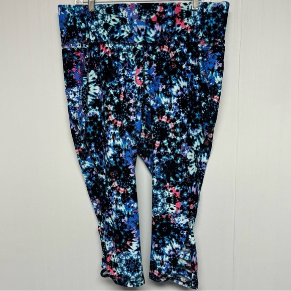 LIVI High-Rise Wicking Capri Legging - Strappy Hem - Size 18/20 1X - Picture 9 of 13